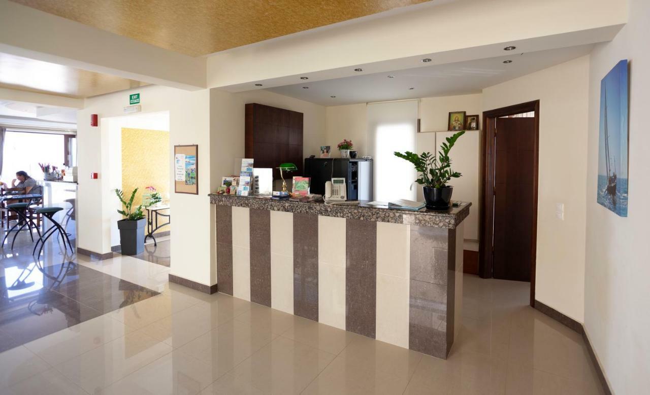 Sandy Suites 칼라마키 외부 사진